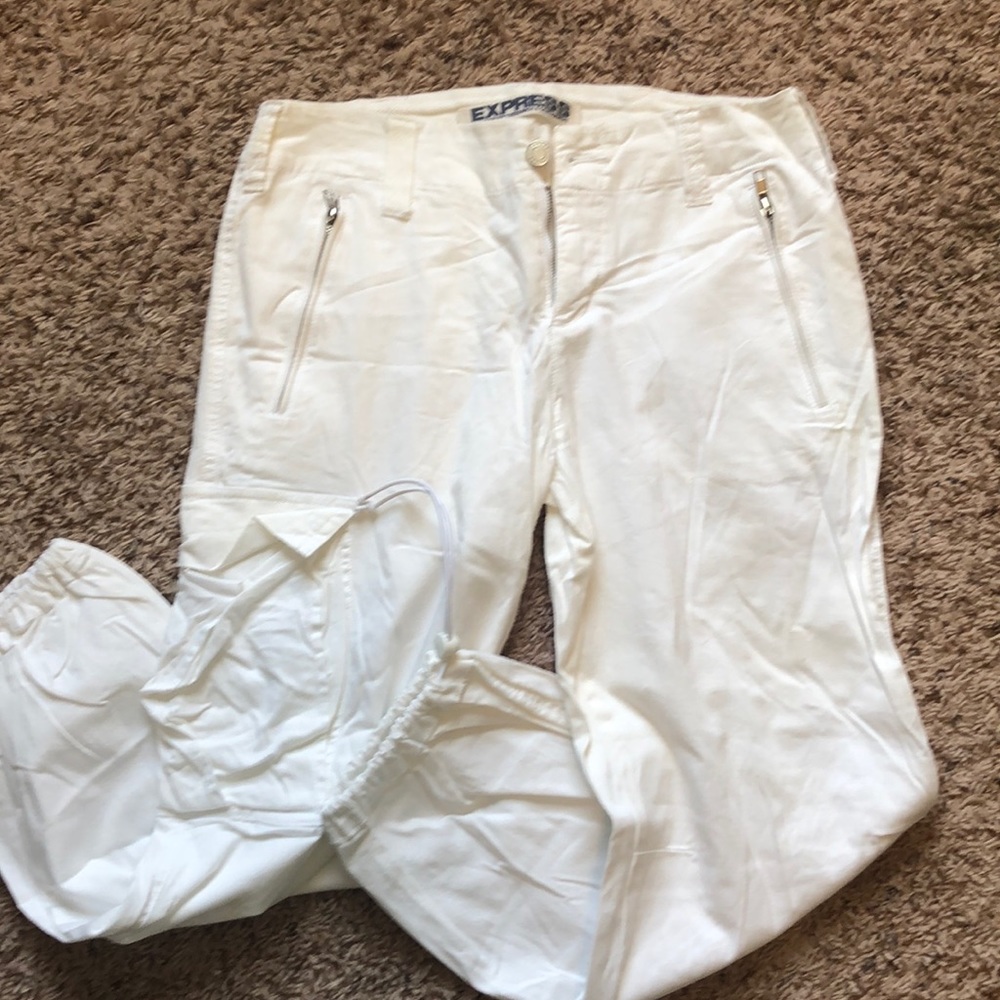 White cropped cargo pants.